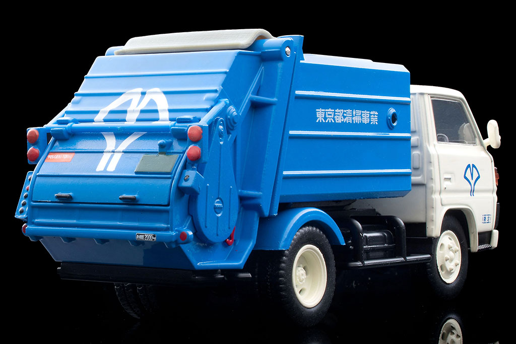 四代目「三菱ふそうキャンター」が清掃車仕様で登場！トミーテック1/64