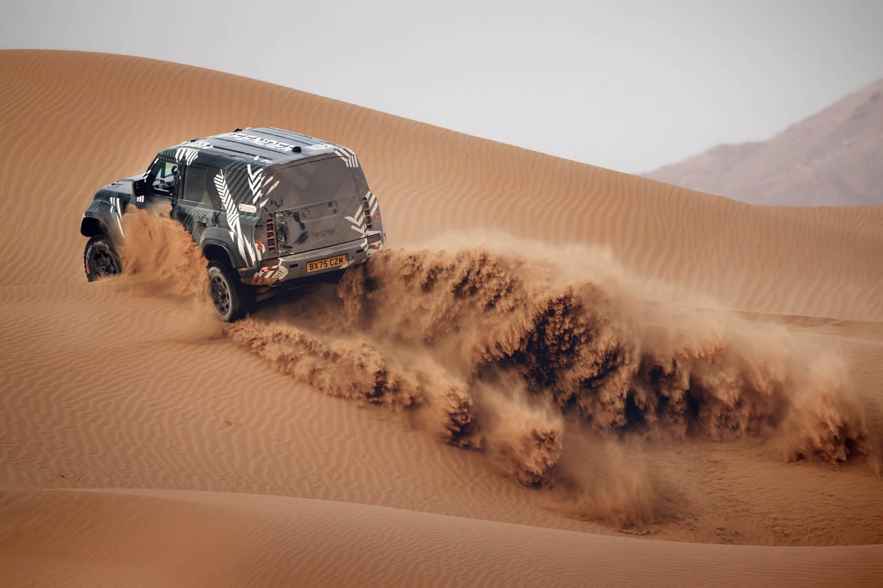 なぜ今、「ディフェンダー」はダカールに挑むのか。ブランドの威信を