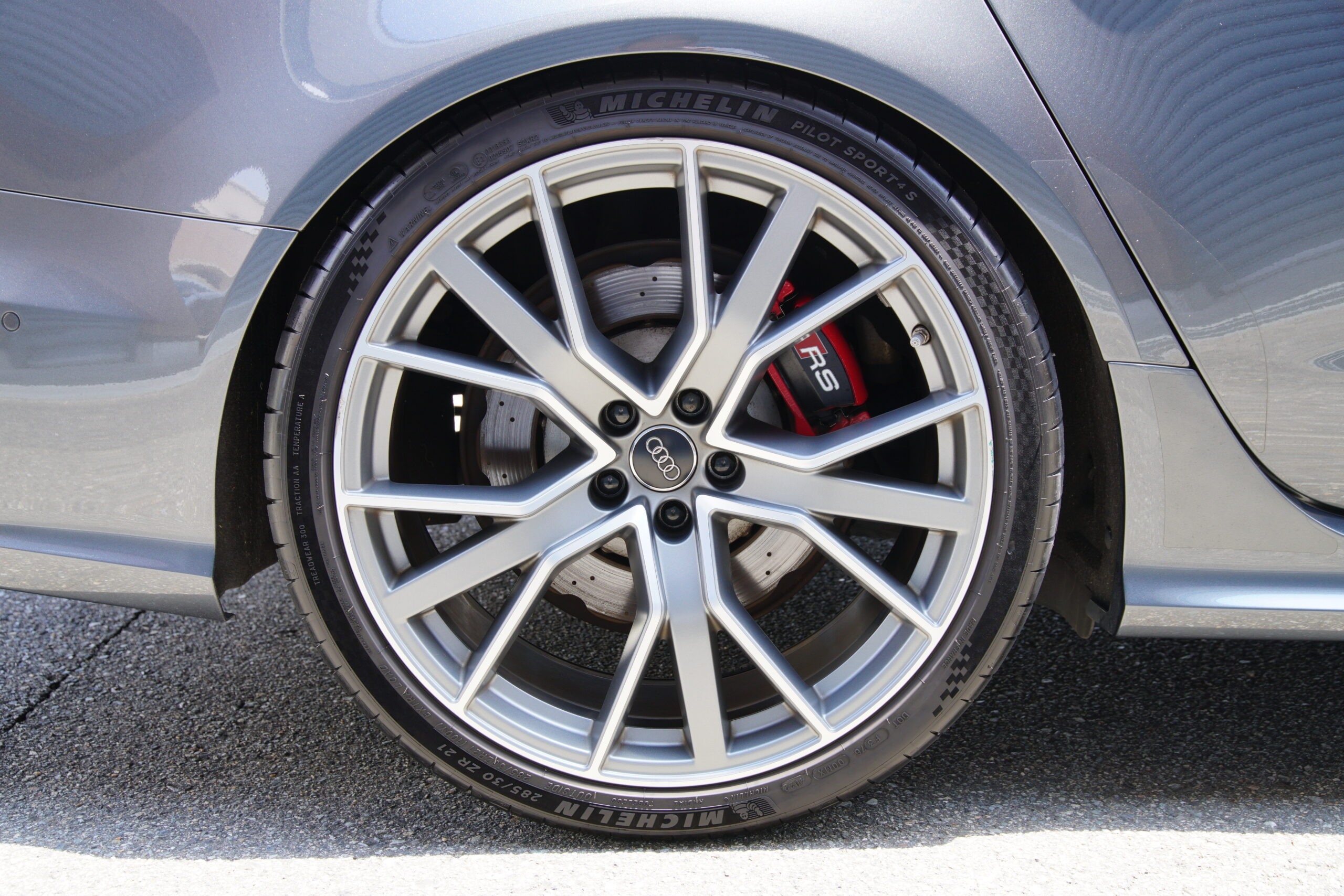 アウディ RS6 アバント 4.0 4WD R5.11月トランスミッション交換 KW 車