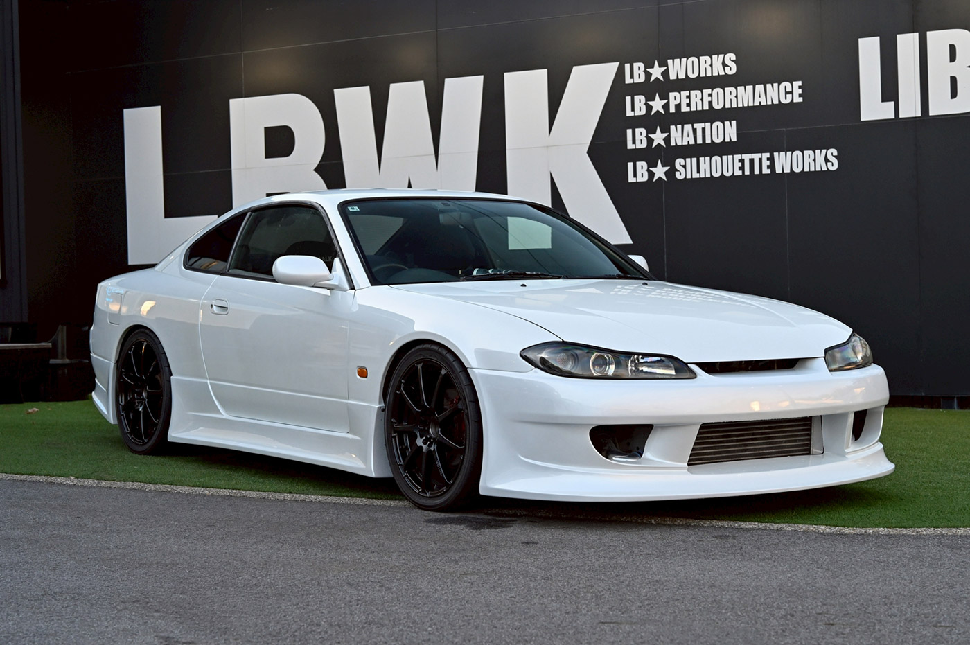 Nissan Silvia S15 - LIBERTY WALK | リバティーウォーク