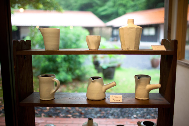 深い味わいの 器を見て・触れて・使う 「岩井窯」 - 「colocal