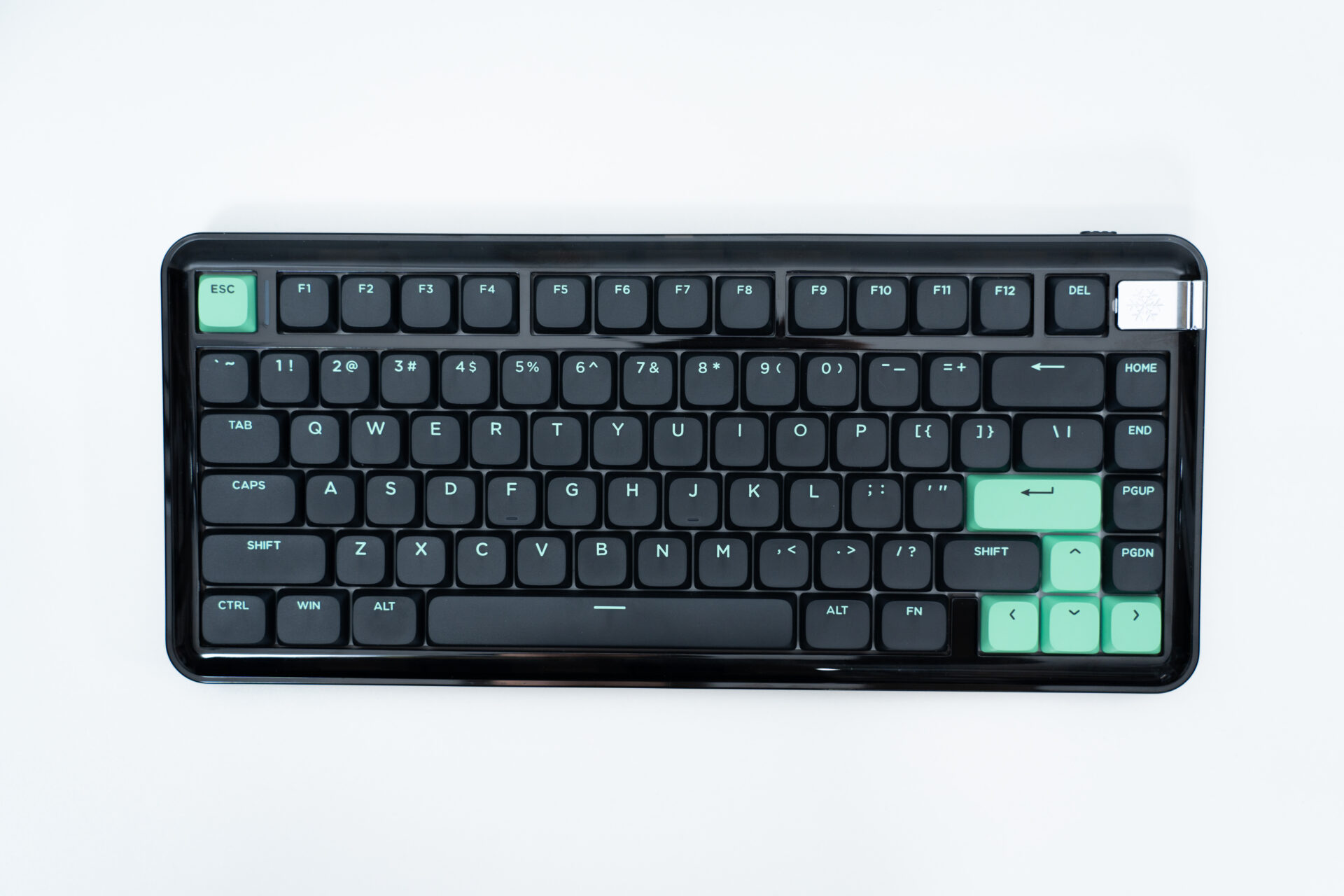 手頃な価格が魅力】YUNZII発のロープロファイルキーボード「L75