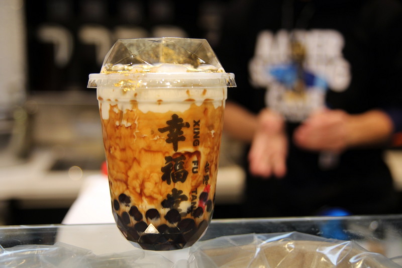 金箔バブルティーも登場予定】幸福堂で黒糖タピオカミルクづくり体験