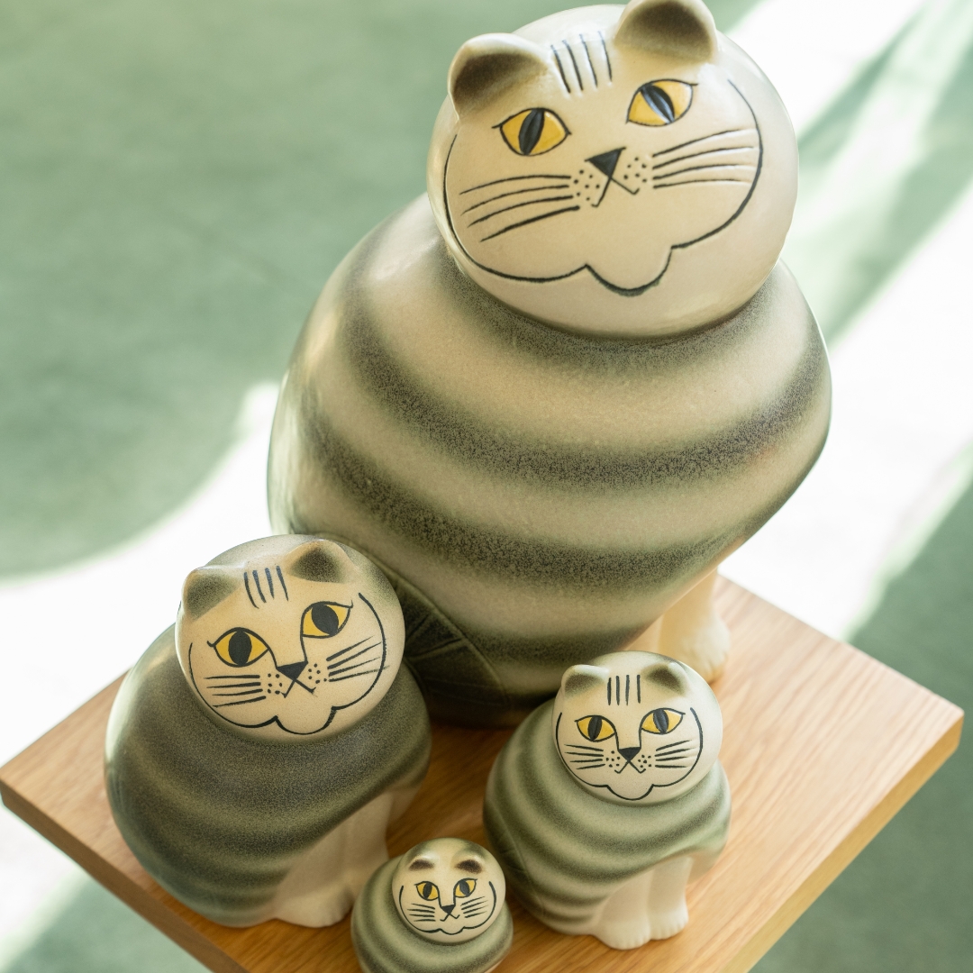 私を選んでくださいにゃぁ～！ - LISA LARSON