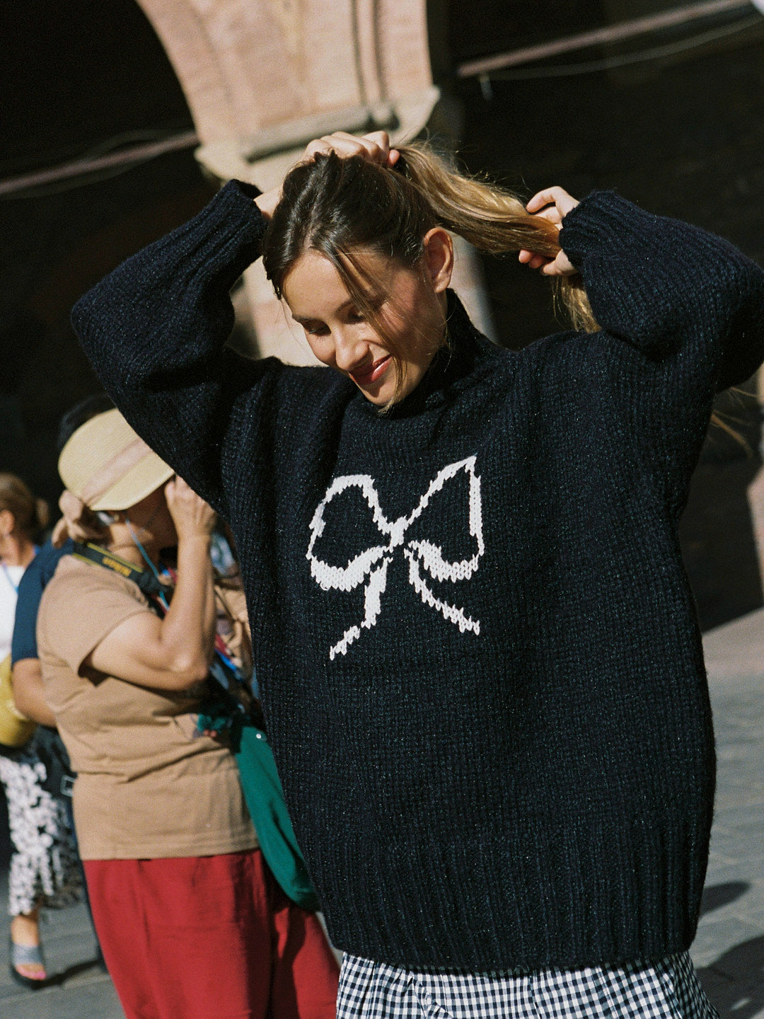 Cece Turtleneck - Ink Bow – Lisa Says Gah