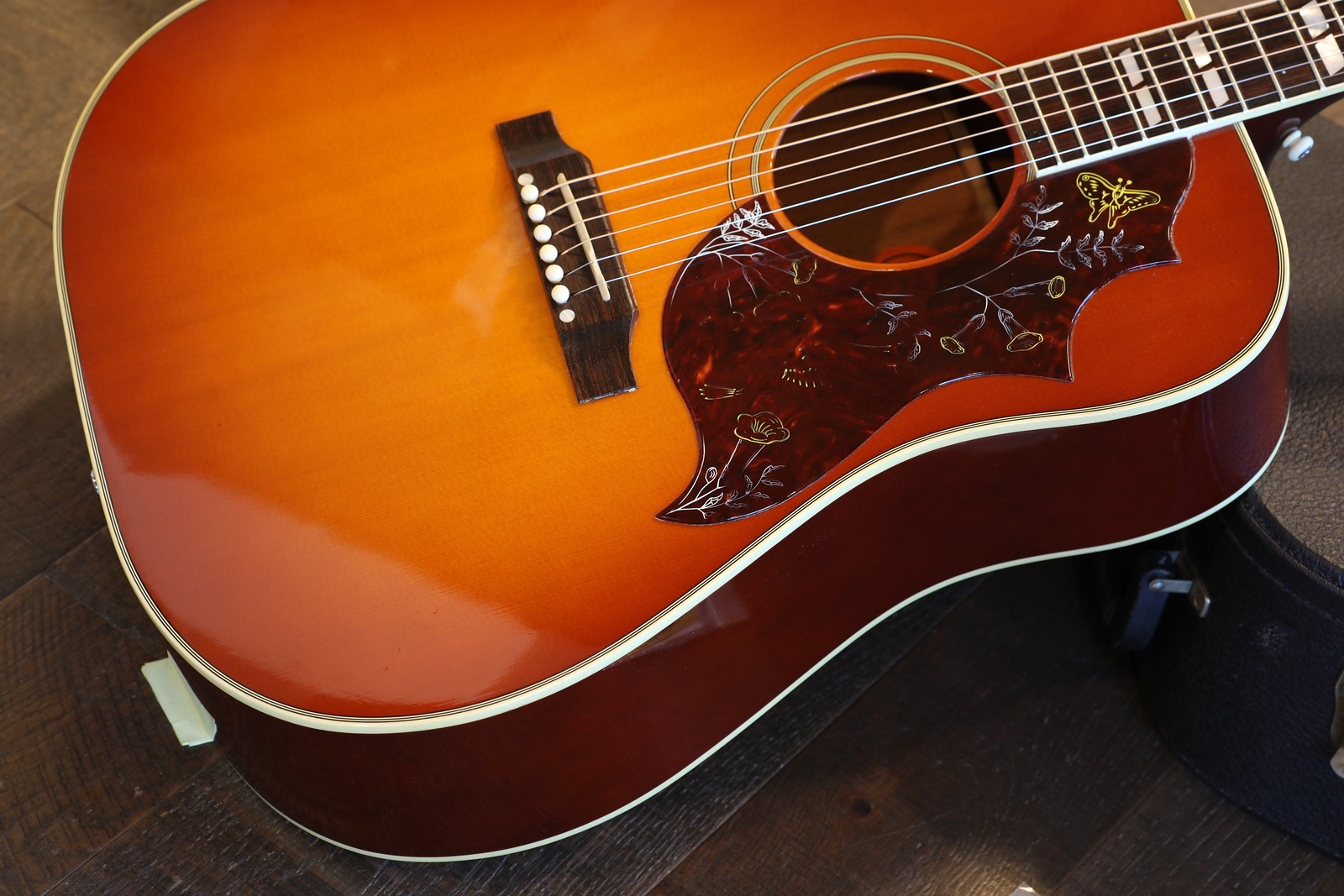 2002 Gibson Hummingbird Standard Acoustic Guitar Lightburst + OHSC