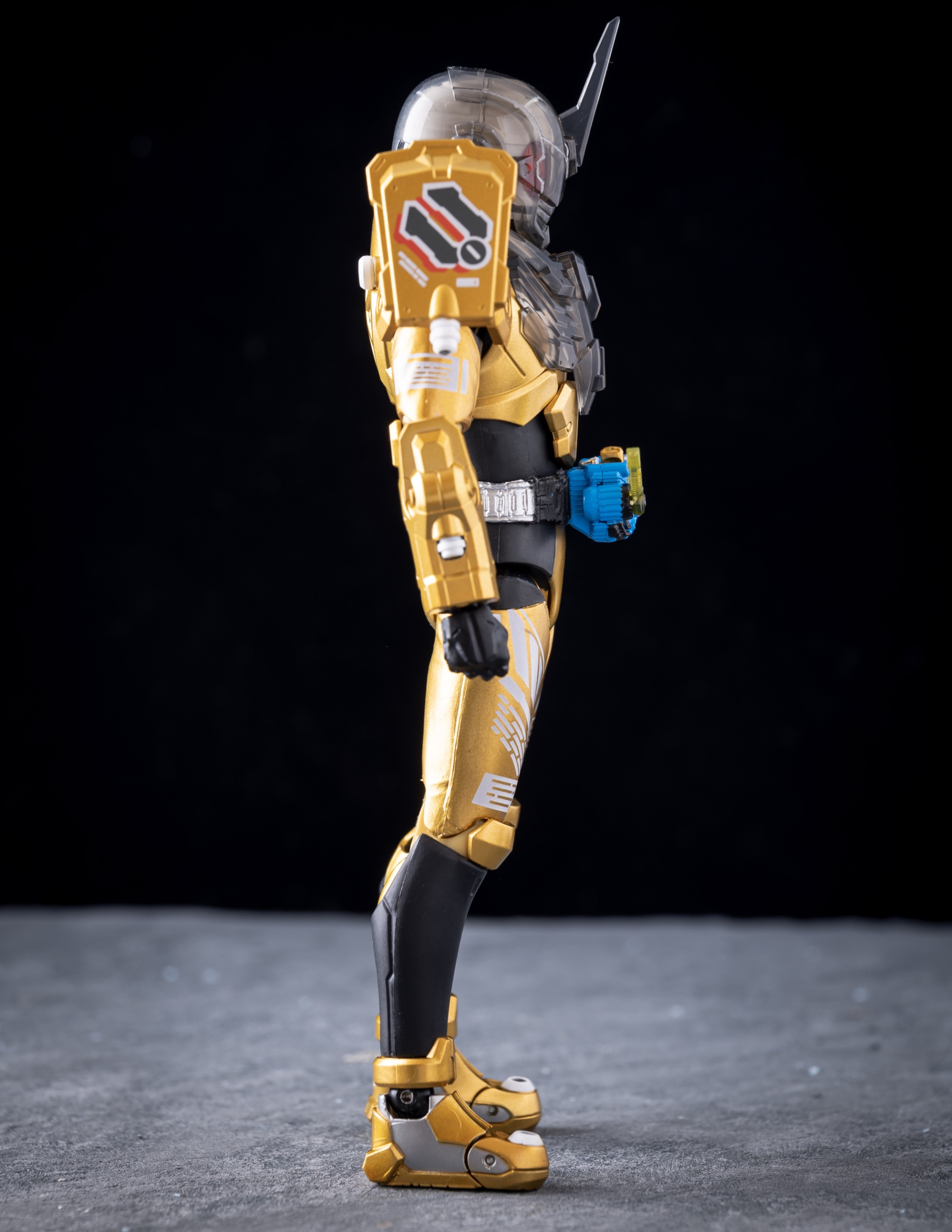 レビュー】S.H.figuarts 仮面ライダーグリス : 関節フィギュア庫