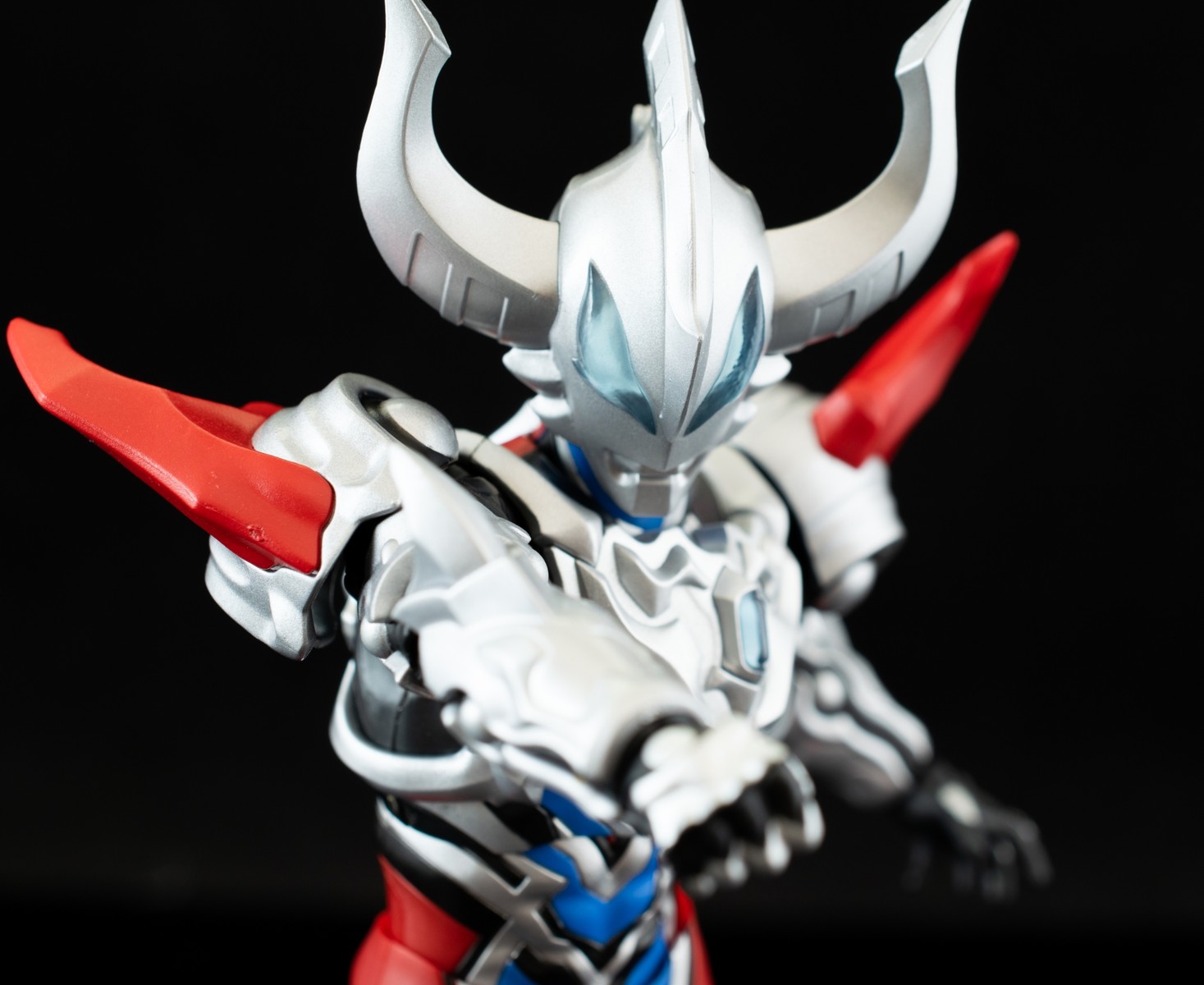 レビュー】S.H.figuarts ウルトラマンジード マグニフィセント : 関節