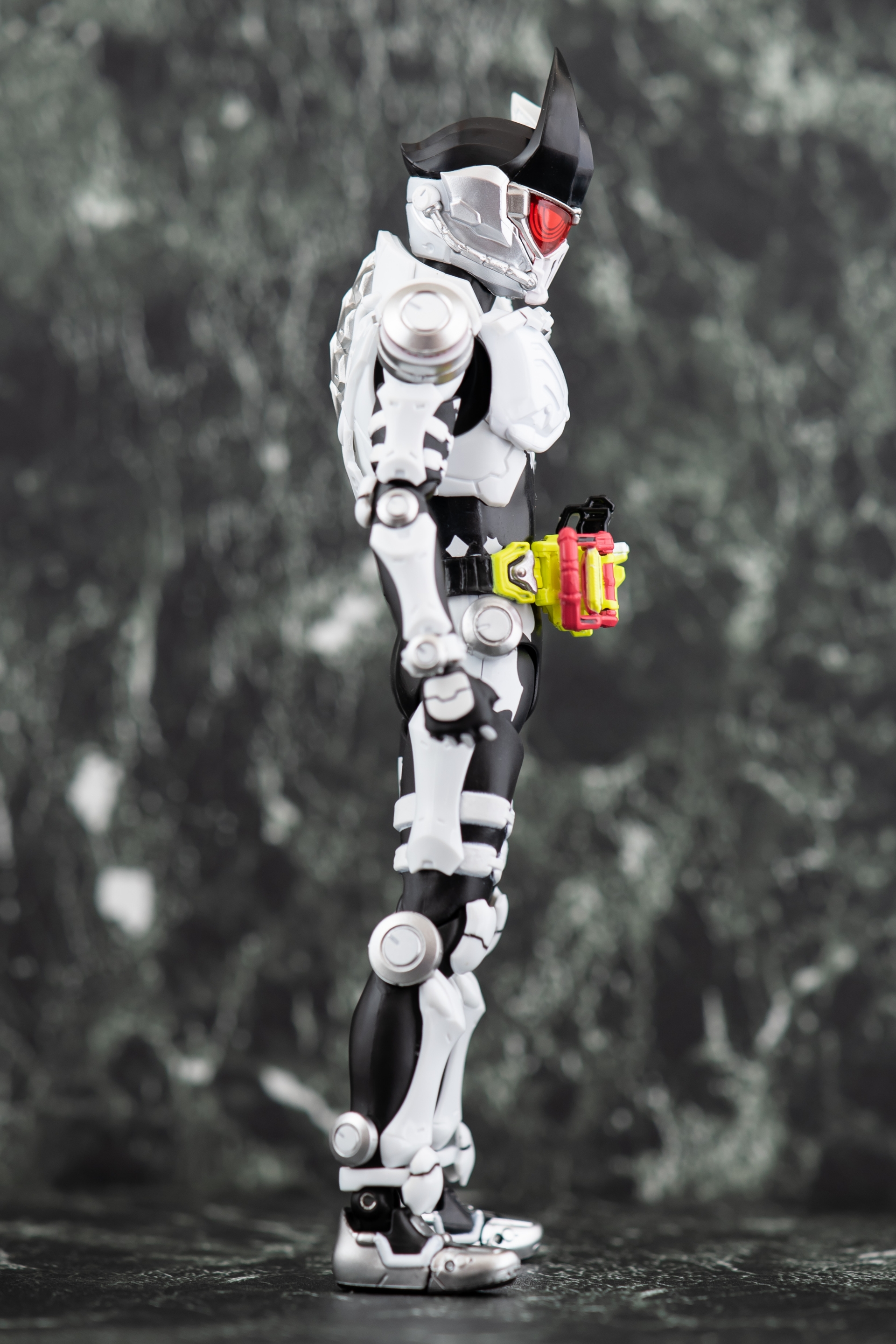 レビュー】S.H.figuarts 仮面ライダーゲンム ゾンビアクションゲーマー