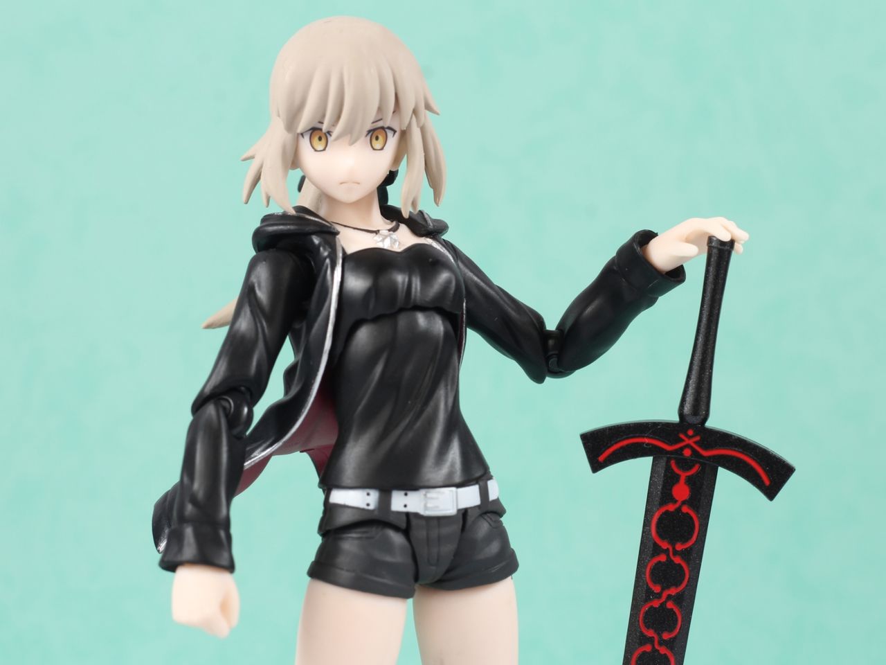 レビュー】figma セイバー/アルトリア・ペンドラゴン [オルタ] 新宿ver