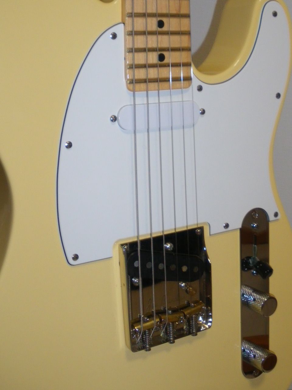 Telecasterの改造～フロント・ピックアップの交換 : 四人冗語