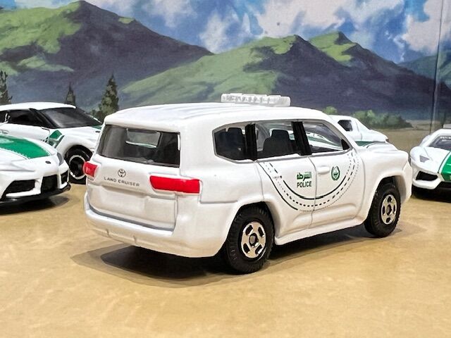 イオンオリジナルトミカ No.82 トヨタ ランドクルーザー ドバイ警察