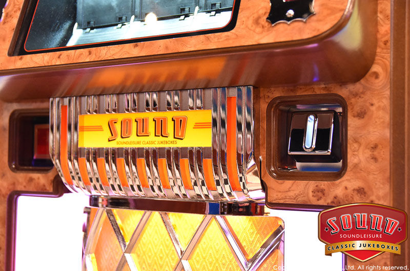 □最新ジュークボックスがFLAT4 VINTAGE JUKEBOXショールームに登場