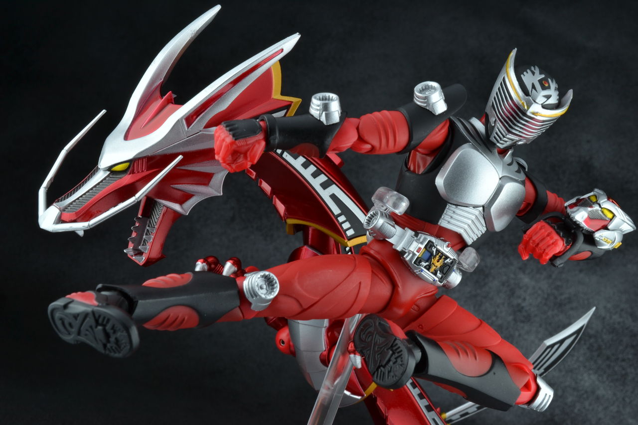 S.H.フィギュアーツ 仮面ライダー龍騎＆ドラグレッダーセット レビュー