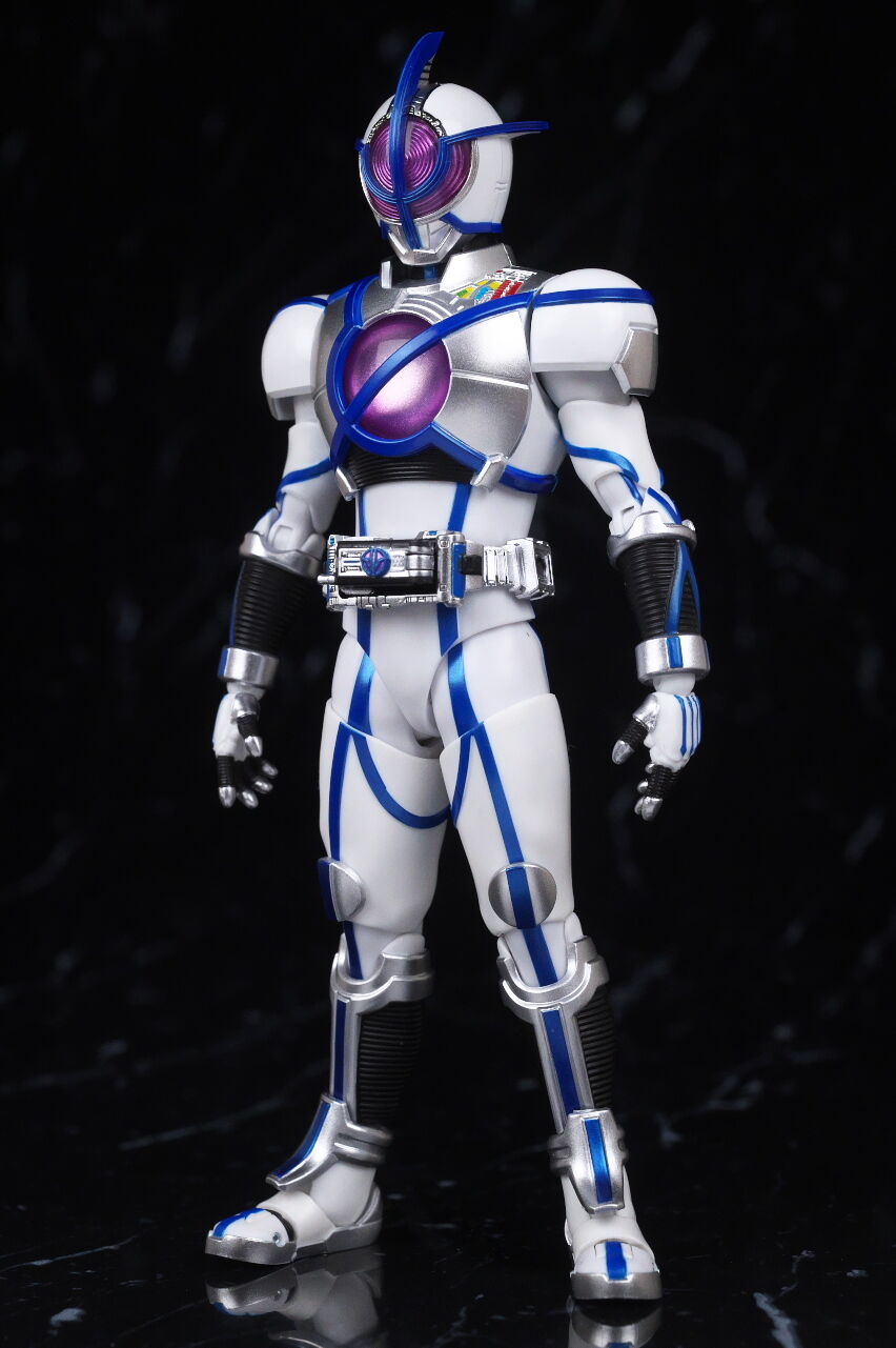 S.H.フィギュアーツ（真骨彫製法） 仮面ライダーサイガ レビュー : は