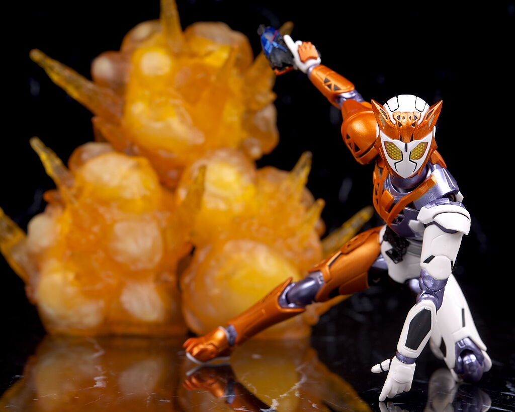 S.H.フィギュアーツ 仮面ライダーバルキリー ラッシングチーター