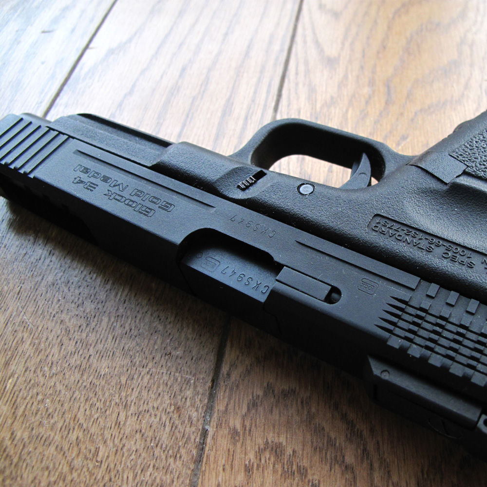 週末東京、憧れのシューイカスタム ～KSC G34 ゴールドメダル～ : とー