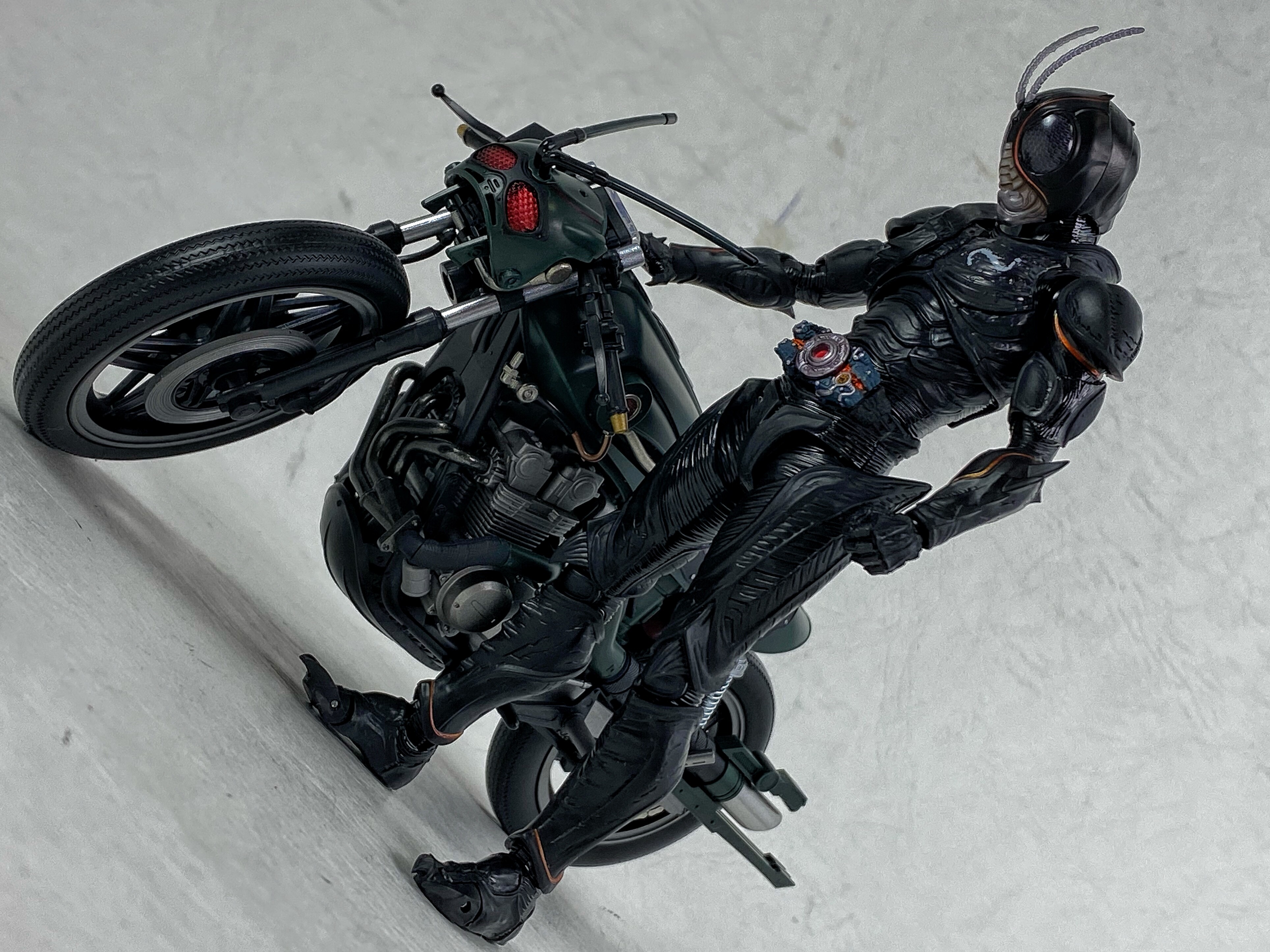 S.H.Figuarts バトルホッパー(仮面ライダーBLACK SUN) レビュー : える