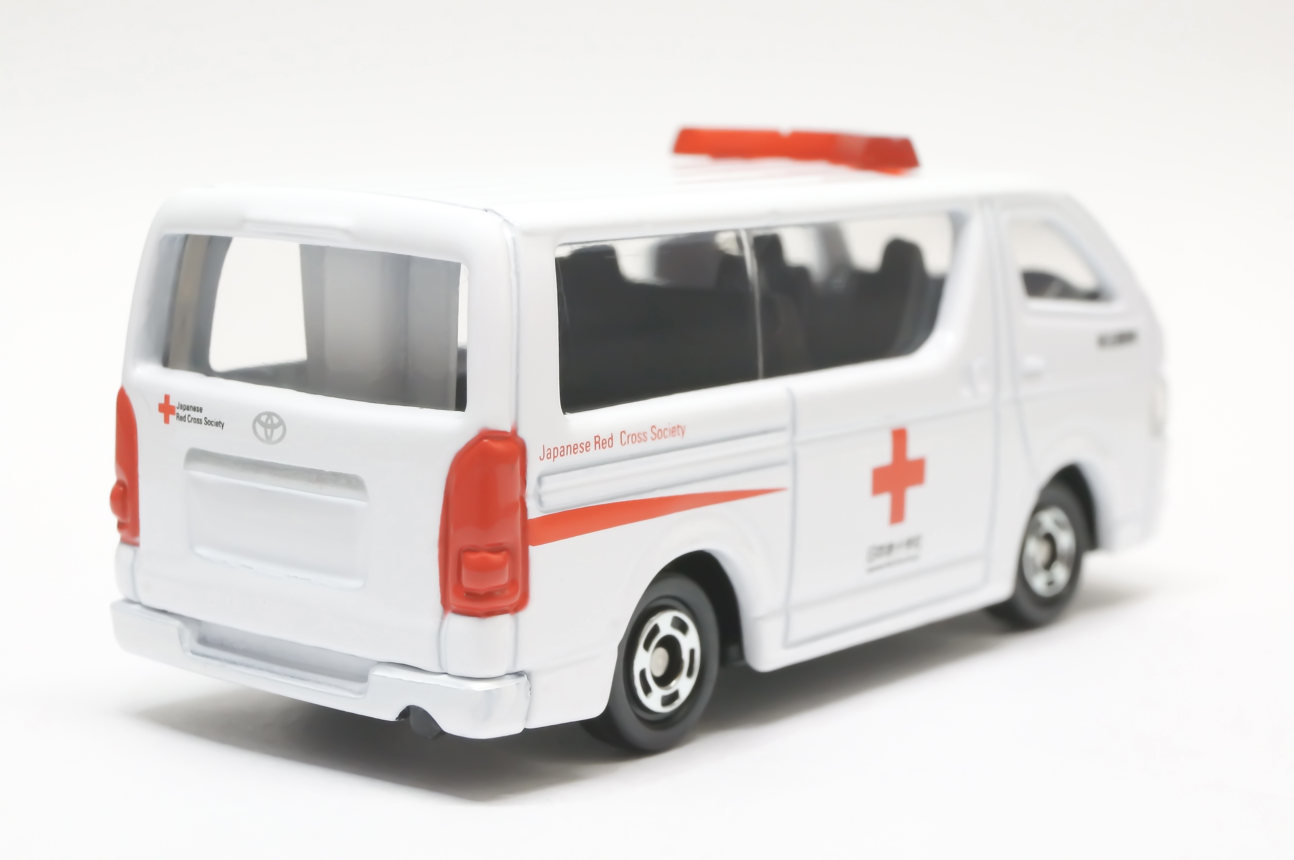 トミカ 日本赤十字社 血液運搬車 トヨタ ハイエース : トミカ探求日記