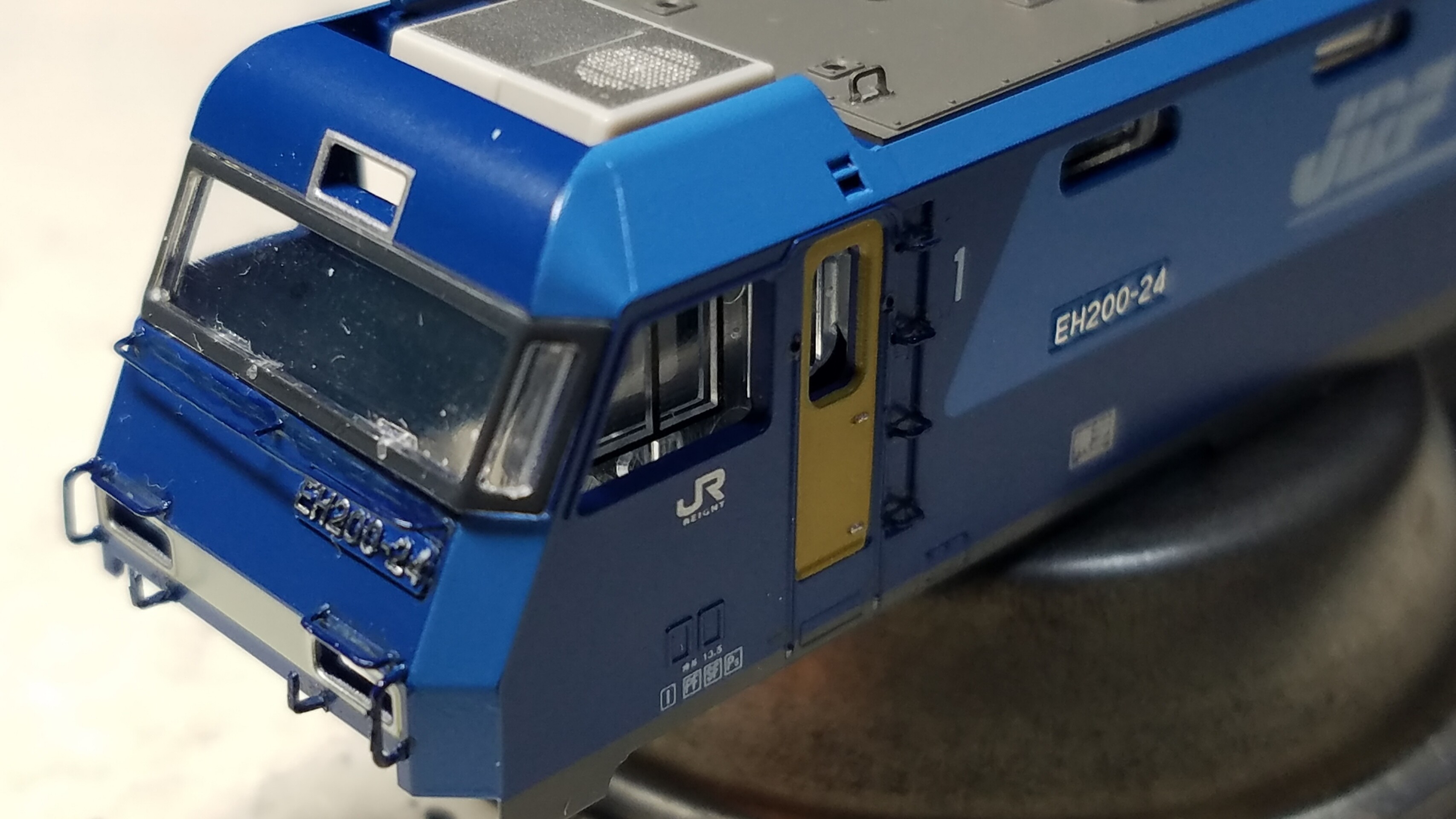 Kato 3045-1 EH200 量産形の加工整備 その② : （仮称）東北本線 岩