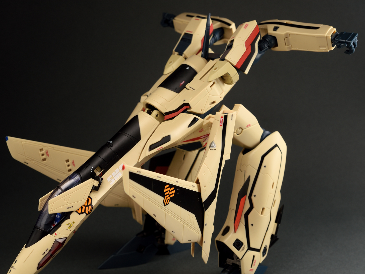 バンダイ DX超合金 VF-19 ADVANCE レビュー その2 : きんけつほびー