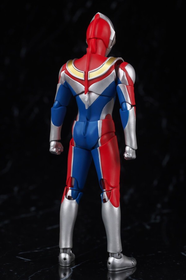 S.H.フィギュアーツ（真骨彫製法） ウルトラマンダイナ フラッシュ