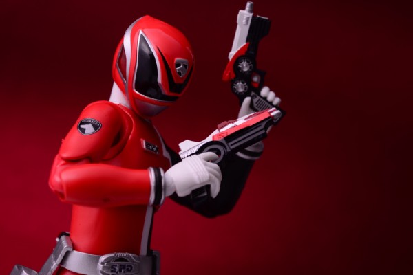 バンダイ S.H.フィギュアーツ デカレッド レビュー : きんけつほびー