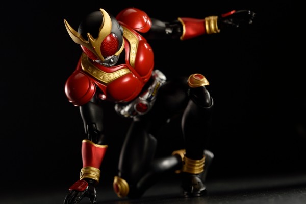 バンダイ S.H.フィギュアーツ (真骨彫製法) 仮面ライダークウガ