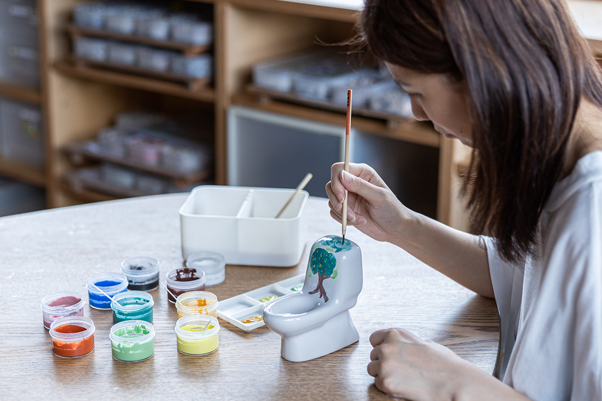 プチトイレ絵付け ※休止中｜つくる｜INAXライブミュージアム