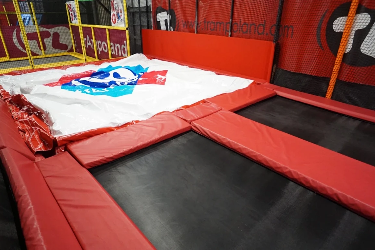 トランポランド SAITAMA：充実した休憩エリアも兼ね備える！大人から