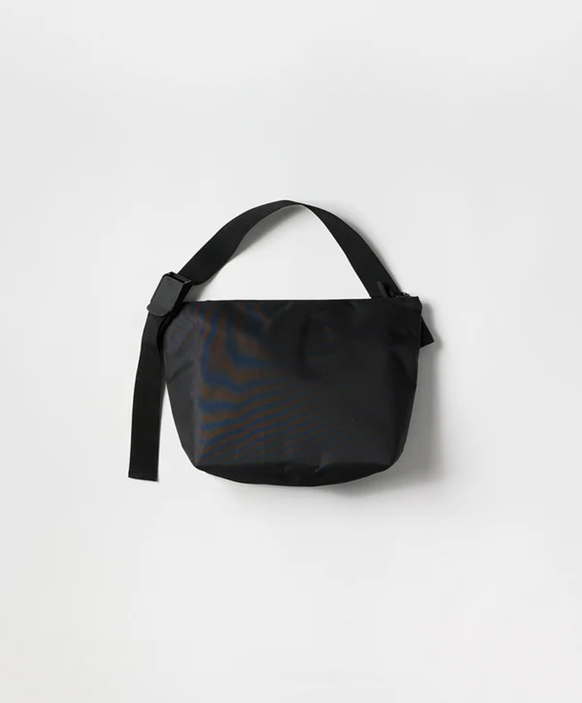 Nylon Messeger Bag (M)(FREE Black/ブラック): meltum