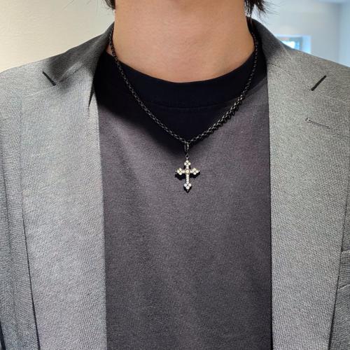 MEDIUM GOTHIC CROSS / SILVER / ZIRCONIA / BLACK RUTHENIUM BLACK
