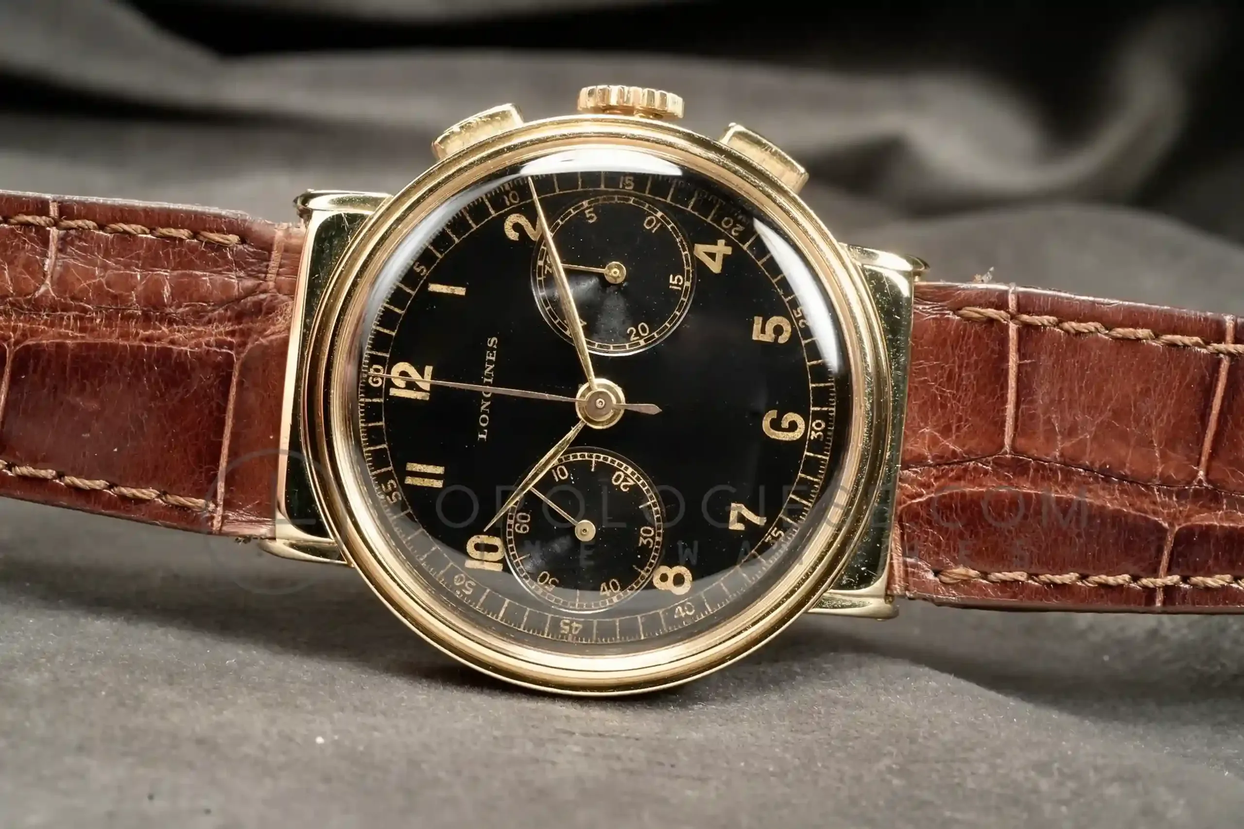 Longines - Original 1940 14kt. Gold Flyback Hooded Lugs