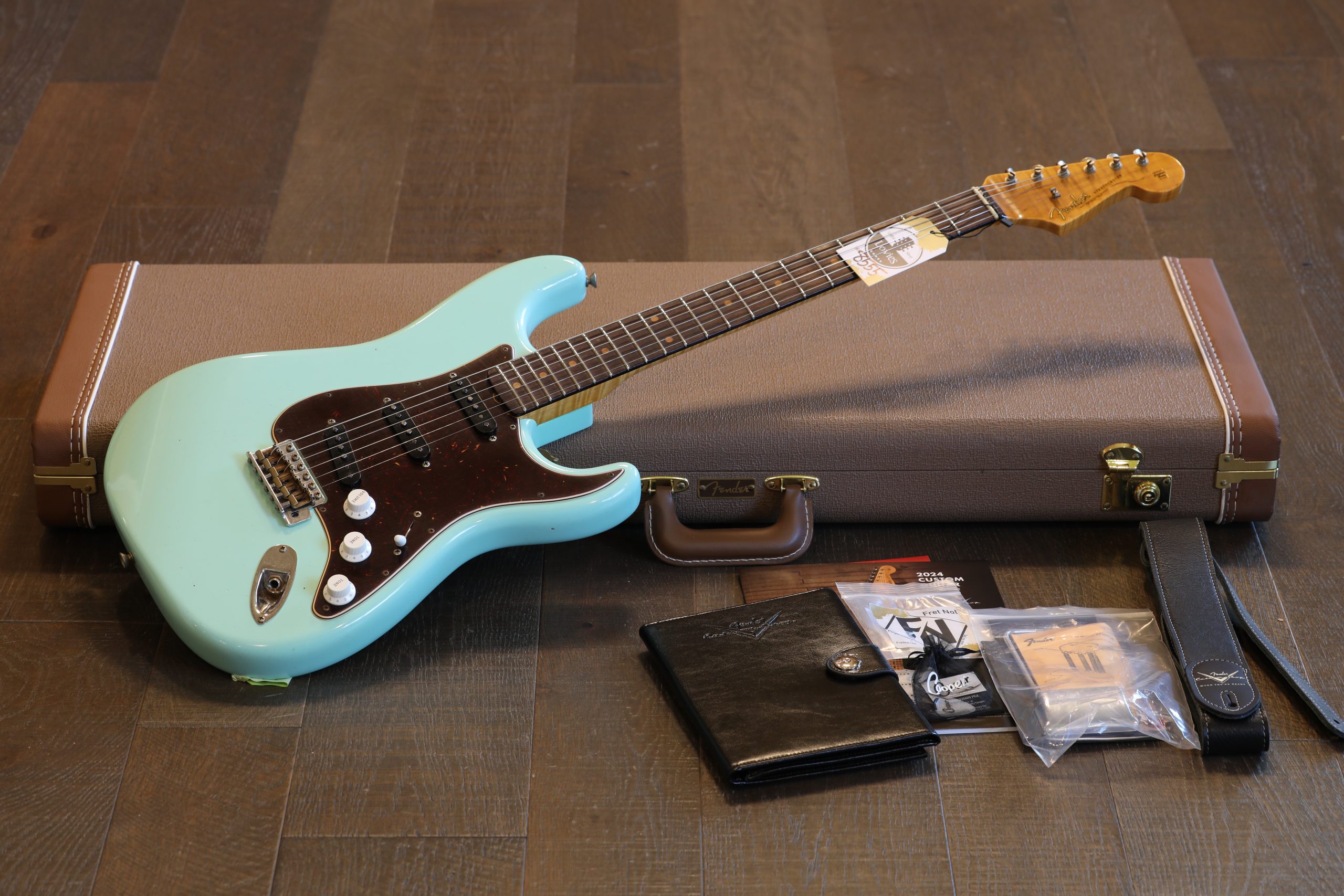 2024 Fender '62 Flamethrower Stratocaster Electric Guitar Surf