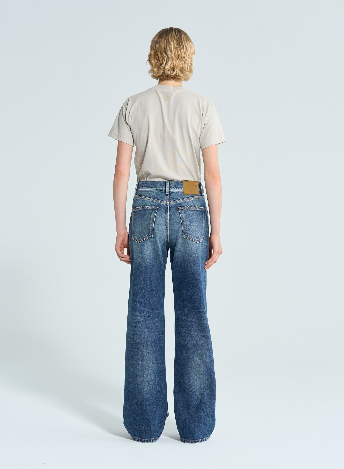 HEW03185DF106L0721_L0721_2_204