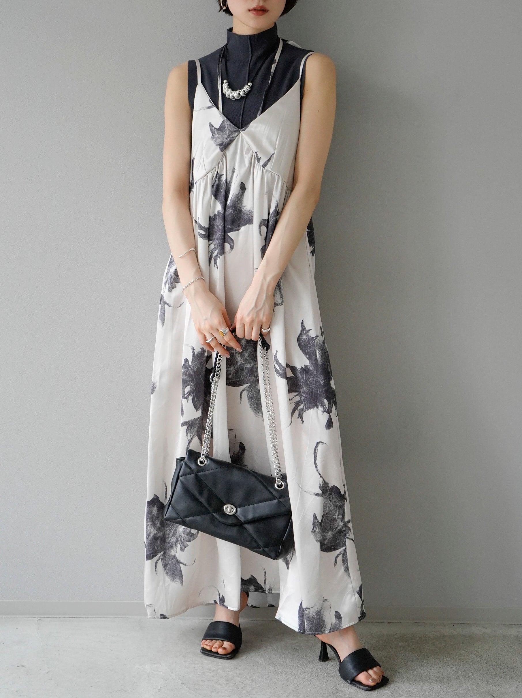 予約]フラワーアートタッチキャミワンピース/アイボリー – Lumier