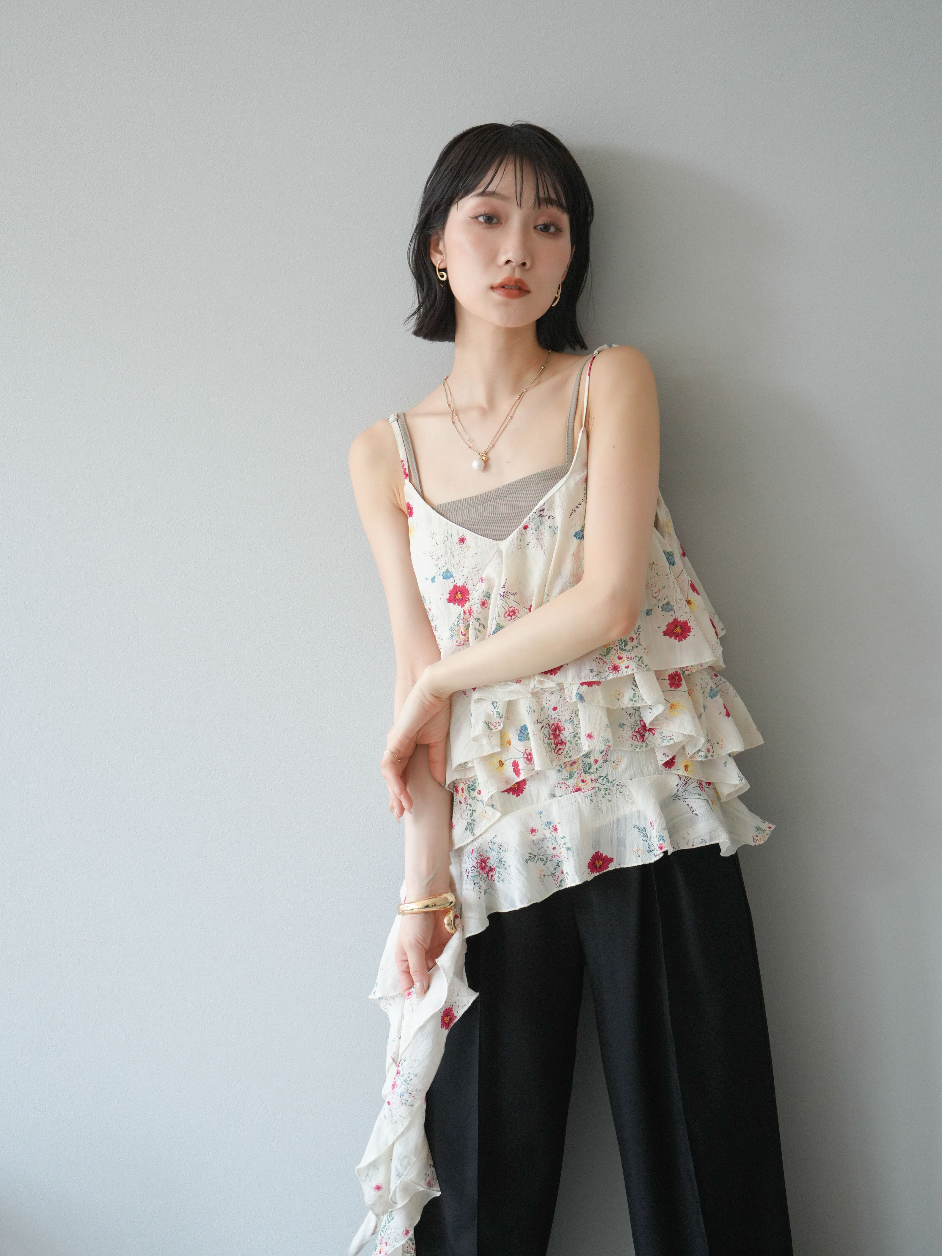 予約]フラワープリントラッフルキャミソール/アイボリー – Lumier