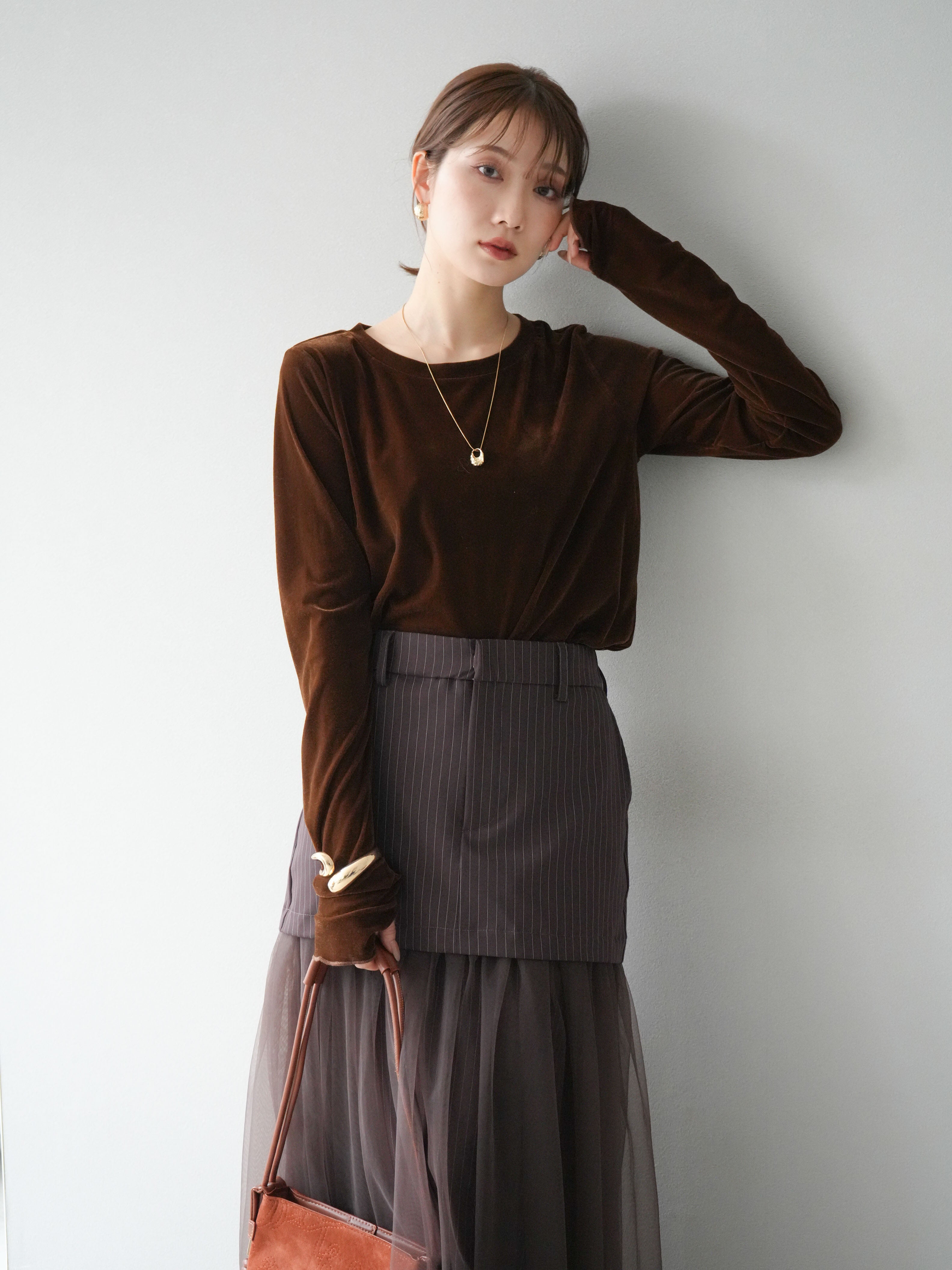 予約]シアーベロアフィンガーホールトップス/ブラウン – Lumier