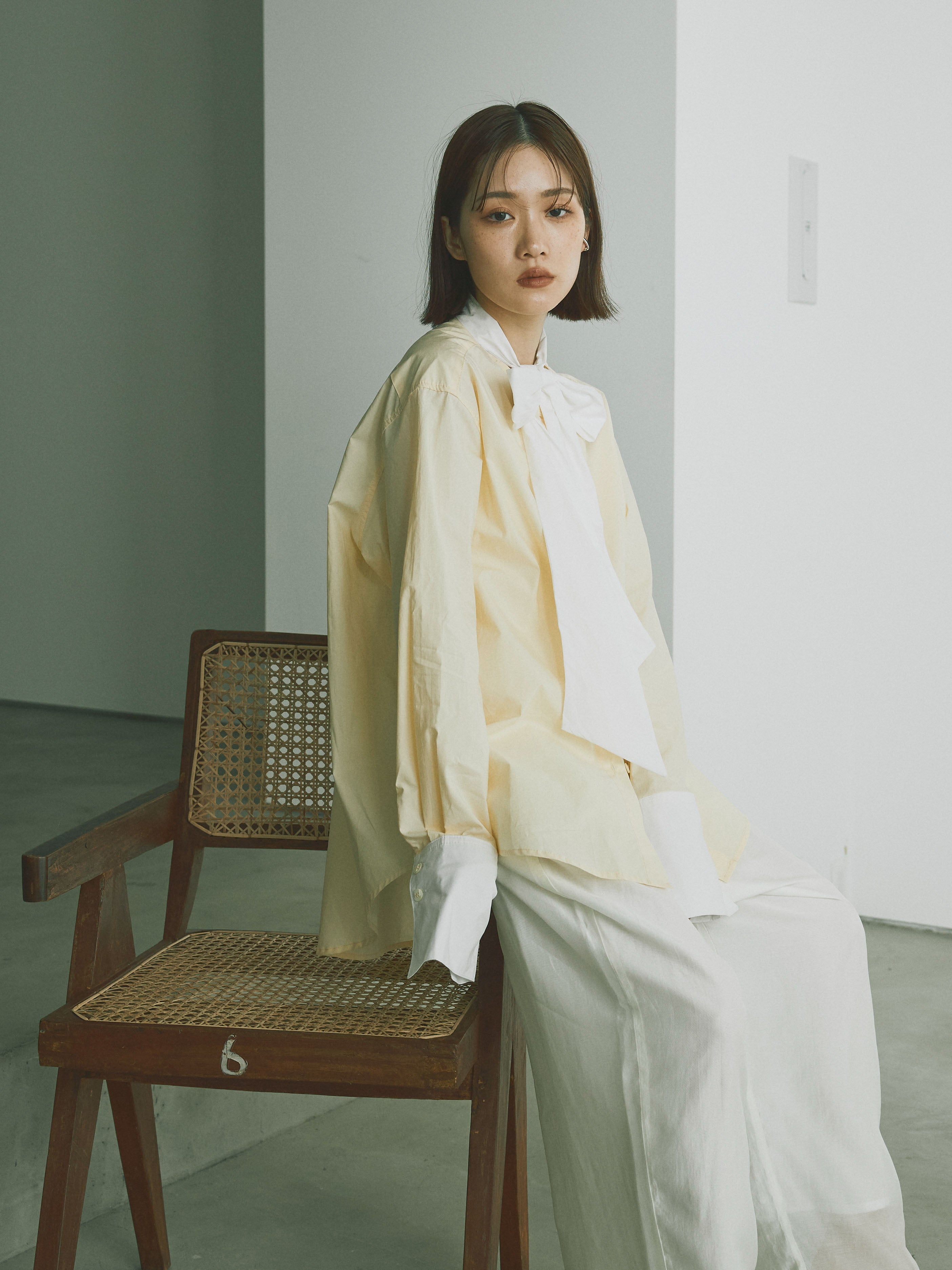 予約]ブロードボウタイブラウス/イエロー – Lumier