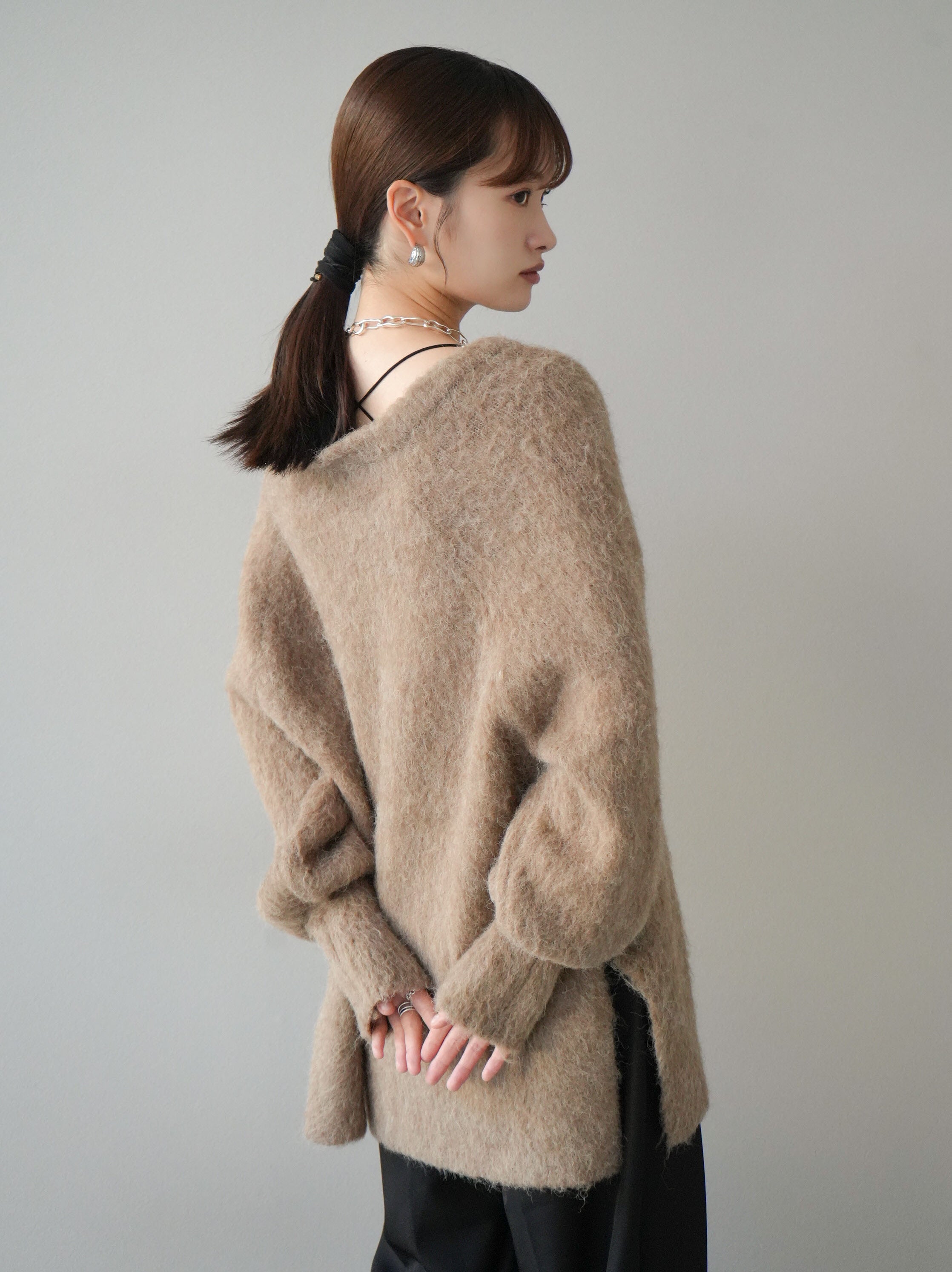予約]Vネックオーバーモヘアニットプルオーバー/モカ – Lumier
