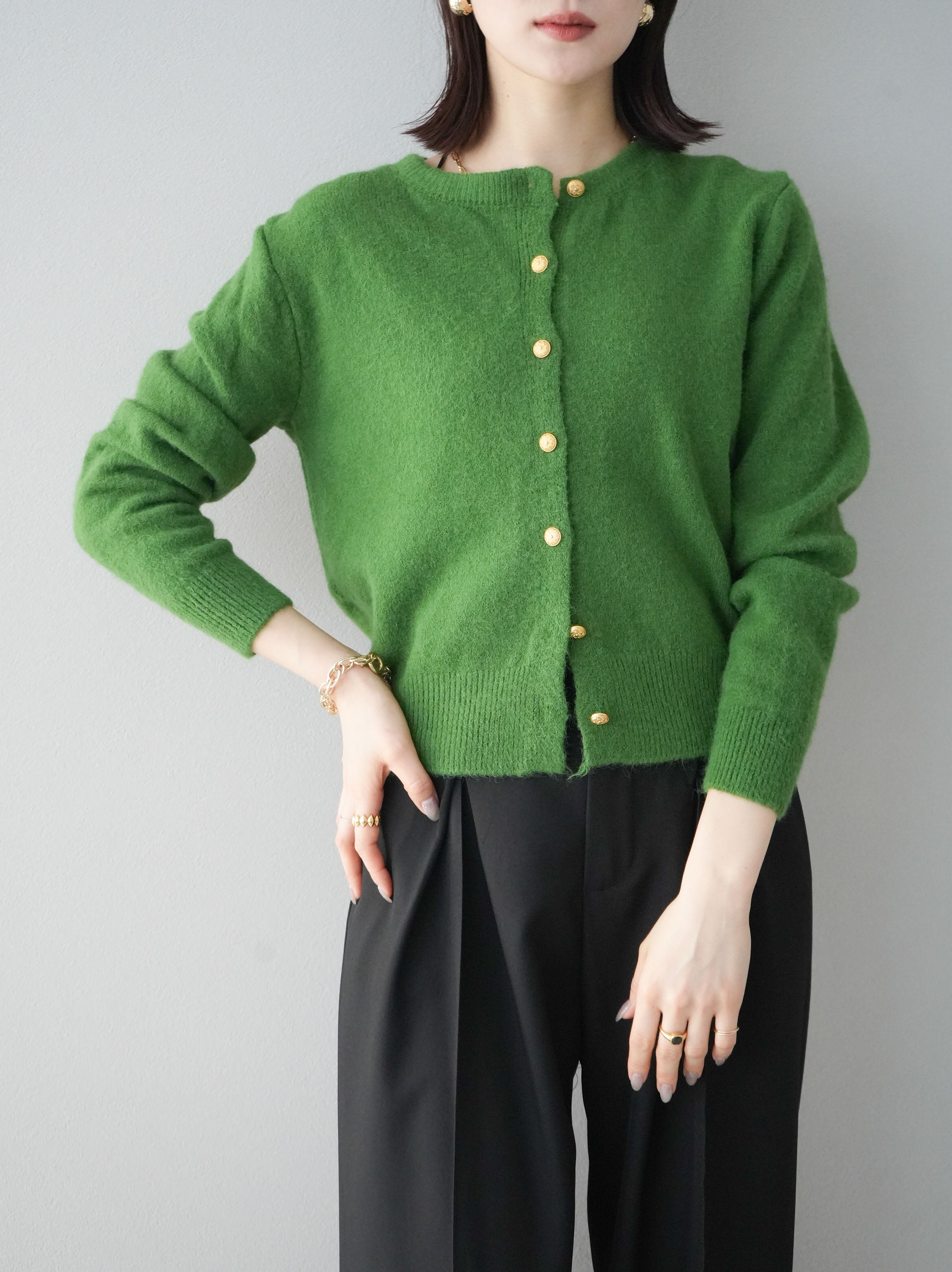 予約]ゴールドボタンコンパクトニットカーディガン/グリーン – Lumier