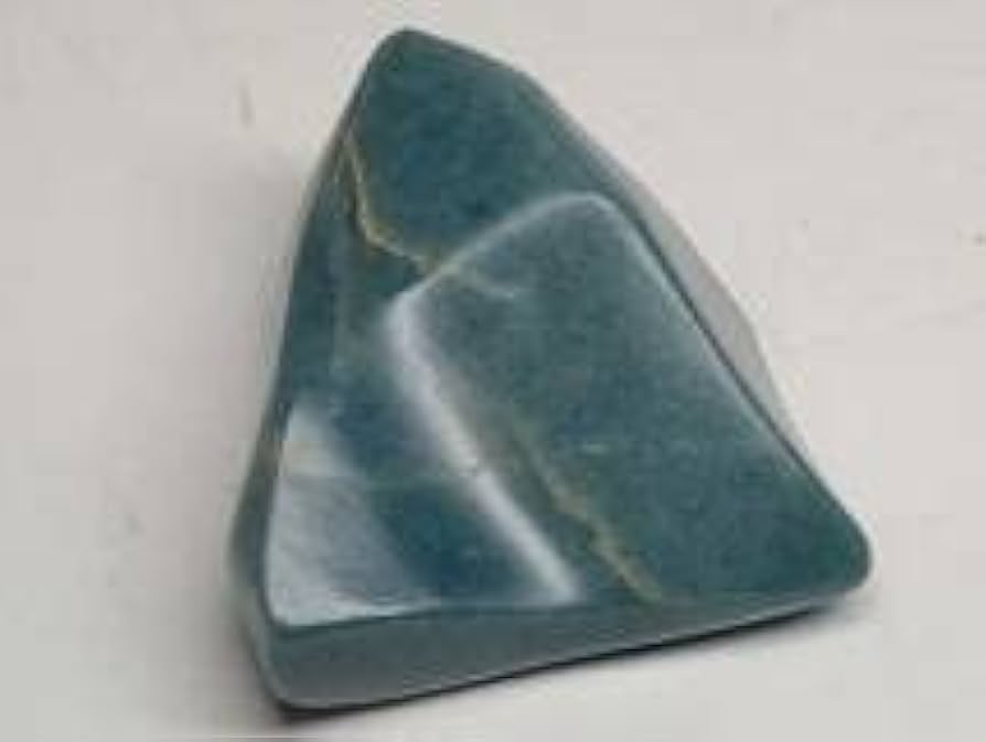 Amazon.co.jp: 青翡翠 67g 翡翠 原石 ヒスイ 鉱物 鑑賞石 糸魚川 水石