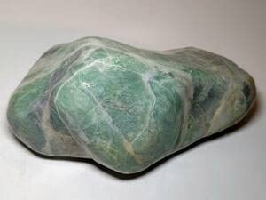 Amazon.co.jp: 緑白 420g 翡翠 原石 ヒスイ 鉱物 鑑賞石 糸魚川 水石