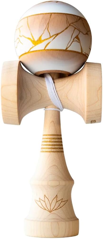 Amazon | LOTUS けん玉 ロータス リョウガ チャンピオン モデル Ryoga