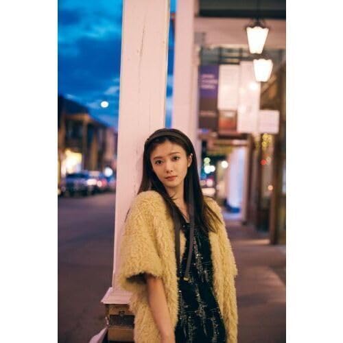 Amazon.co.jp: 【限定特典：B3ポスター】櫻坂46 田村保乃2nd写真集 隣