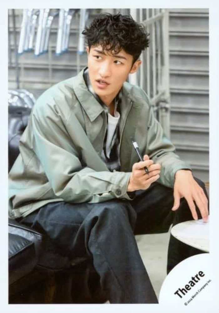 Amazon.co.jp: Snow Man 公式 生 写真（岩本照）SM03304 : おもちゃ