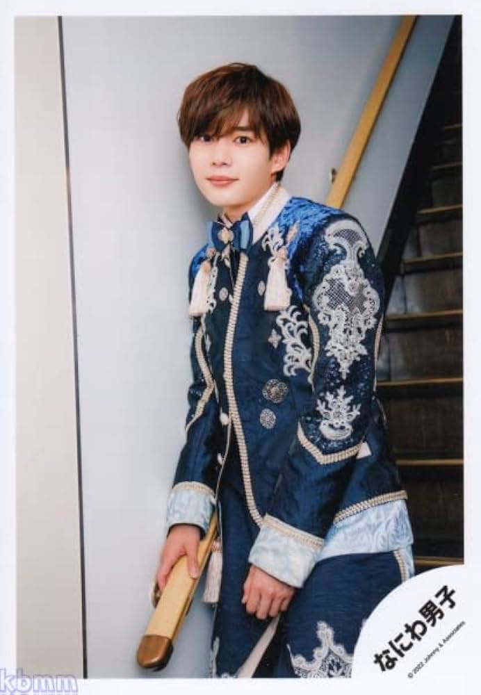 Amazon.co.jp: なにわ男子 公式 生 写真（長尾謙杜）J01267 : おもちゃ