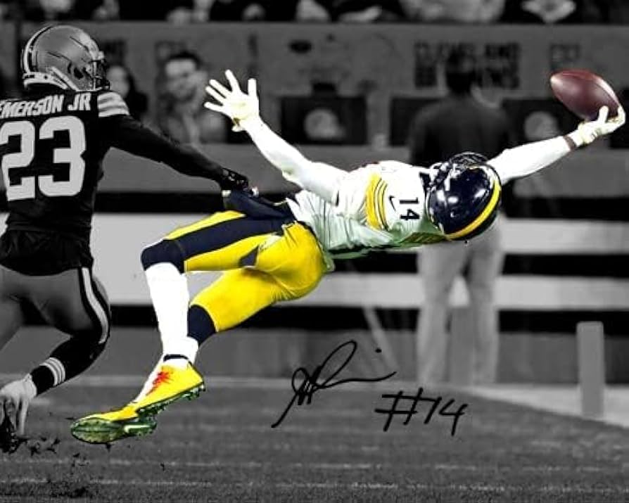 Amazon.com: Ikonic Fotohaus George Pickens Epic Catch Signed Photo