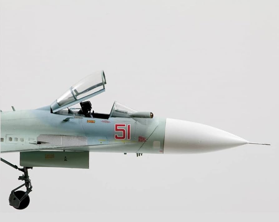 Amazon | ズベズダ 1/72 ロシア軍 SU-27SM スホーイ 戦闘機 プラモデル