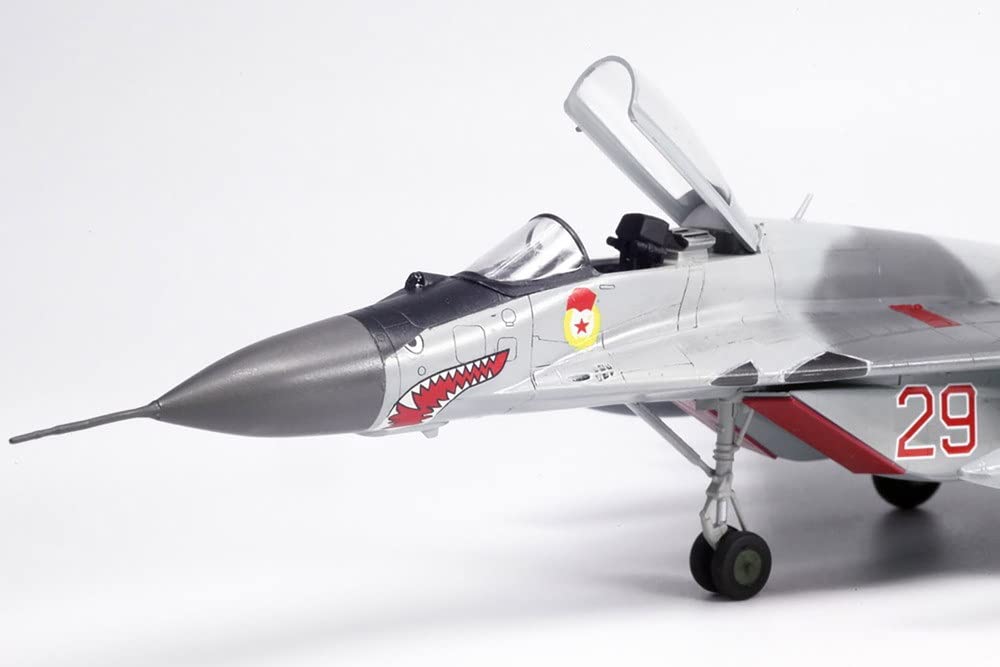 Amazon | プラッツ 1/72 ロシア空軍 MiG-29(9.13) フルクラムC 迷彩